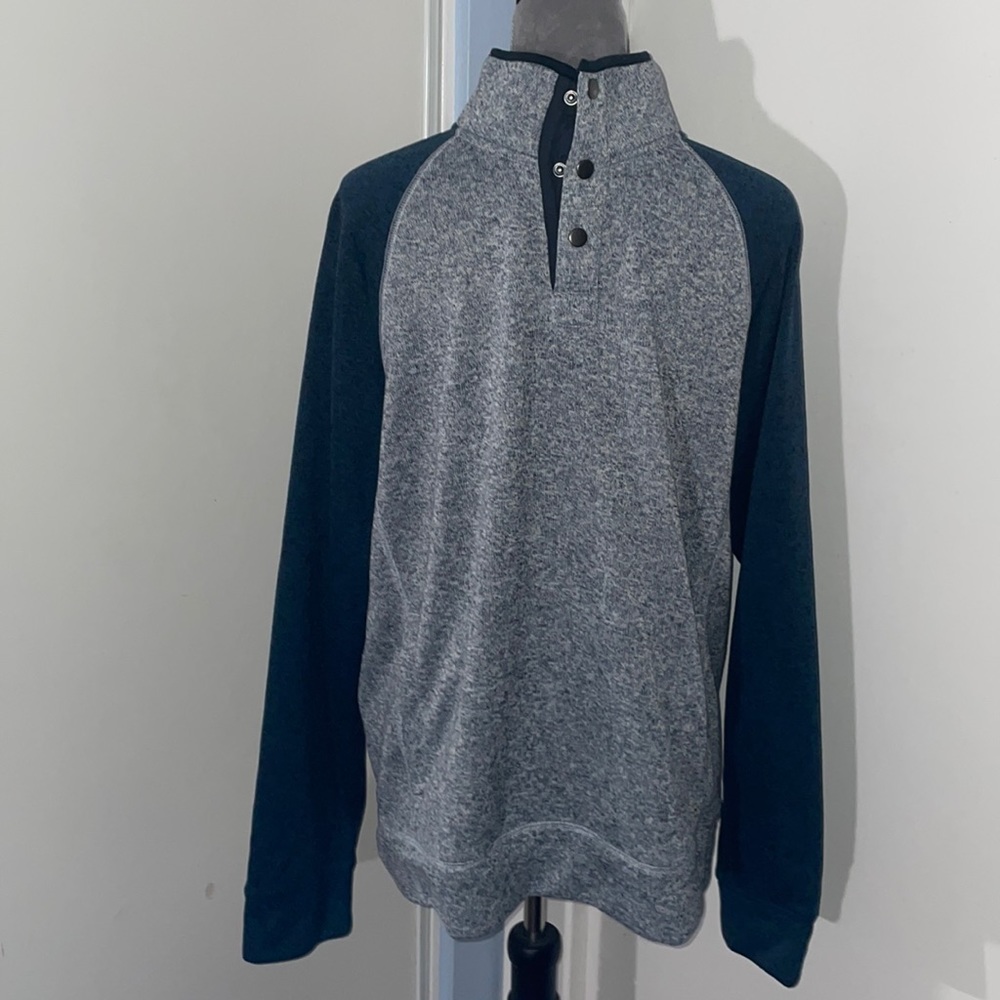 PRICE DROP!! NWT. Gray/Blue Fleece Mens Sweater with Blue/Black Sleeves. Size L.
